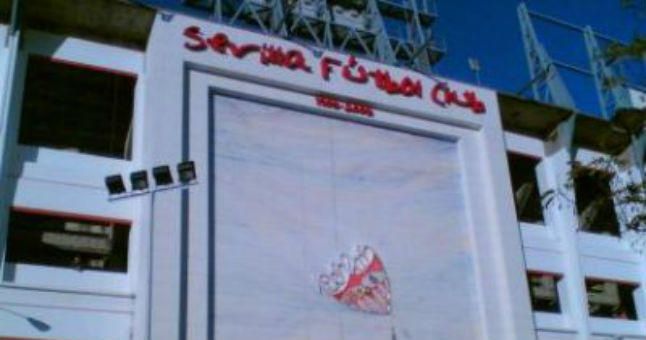 Benyessef, autor del mural de Gol Sur, molesto por el futuro incierto de su obra