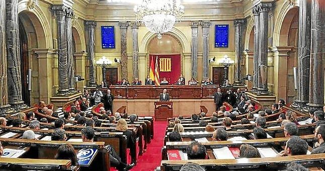 El Parlament aprueba iniciar la ruptura con España para proclamar una república