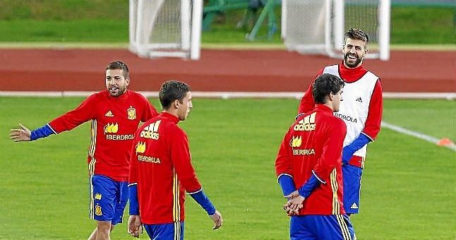 España cierra sus amistosos antes de la lista para la Euro 2016 con una visita a Rumanía
