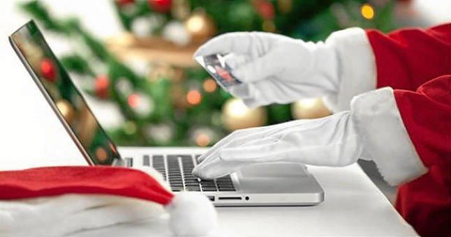 Cada español gastará 300 euros en regalos de Navidad 'online'