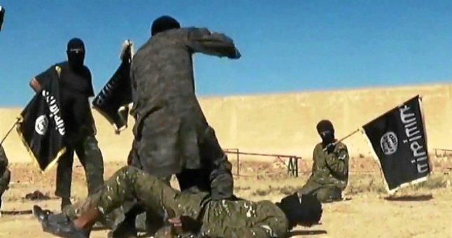 Alrededor de 130 personas en dos fosas comunes de Daesh