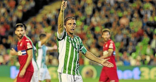Joaquín: "En el Villamarín hay que jugar igual que fuera"