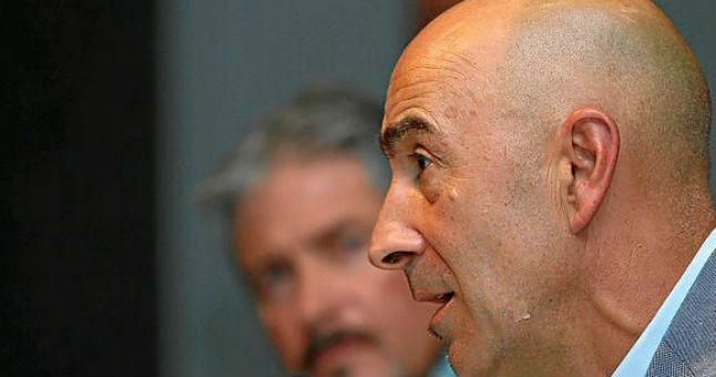 Pako Ayestarán abandona el Santos Laguna