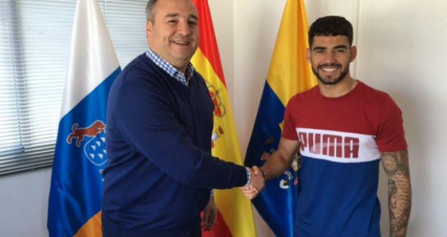 Tana firma la ampliación de su contrato con la UD Las Palmas hasta 2018