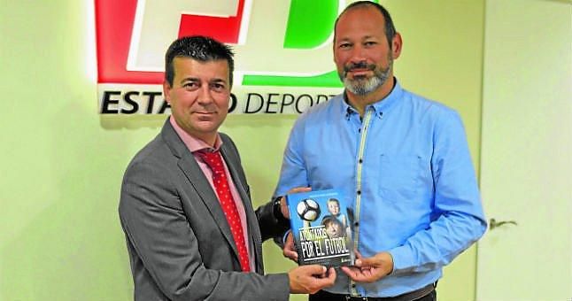 'Tontos' buscan un nuevo Messi, entrevista a Ignacio Navarro