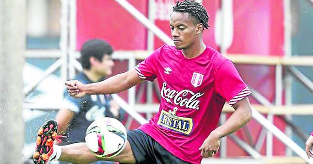Una marcha más por André Carrillo