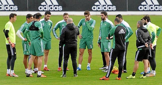 Mel ensaya un once ante Las Palmas pensando en el derbi
