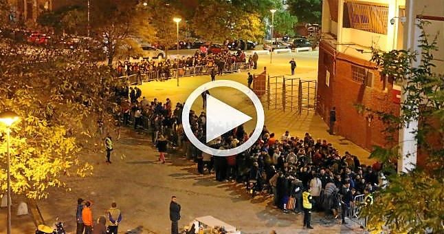 La noche al raso en el Sánchez Pizjuán para comprar las entradas del derbi