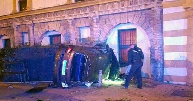 Un conductor que quintuplicaba la tasa de alcohol empotra su coche en el Hospital San Lázaro