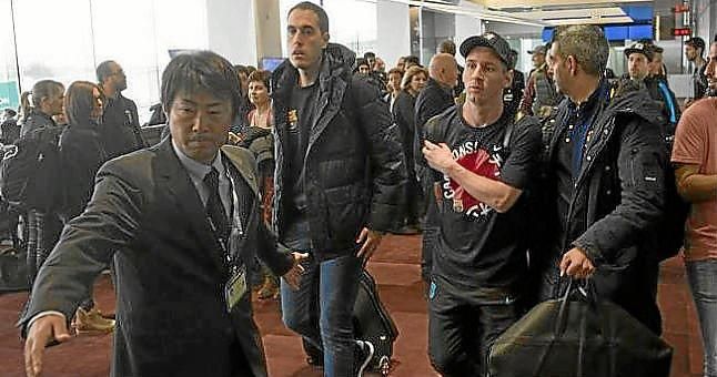Hinchas de River insultan y escupen a Messi en el aeropuerto de Tokio