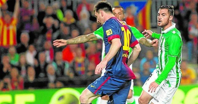 Messi, rey del doblete ante el Betis