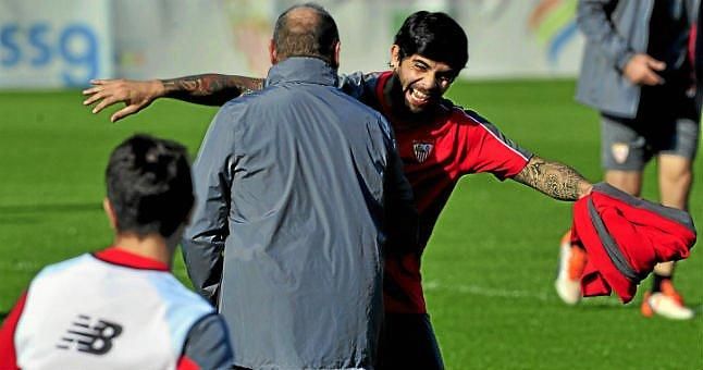 Simonian: "Banega es feliz en Sevilla y estamos negociando su renovación"