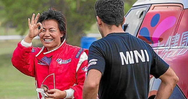La piloto china del accidente del Dakar cumplía con los requisitos exigidos
