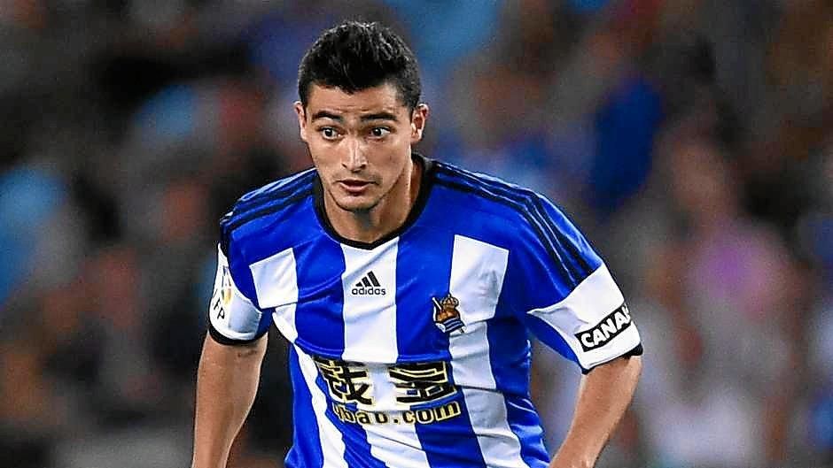 'Chory' Castro llega a Málaga para firmar por el club blanquiazul