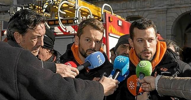 Los bomberos detenidos en Lesbos quedan en libertad