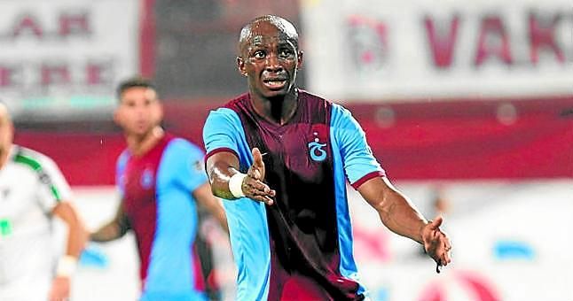 M'Bia: "He cobrado, pero aquí no soy feliz"