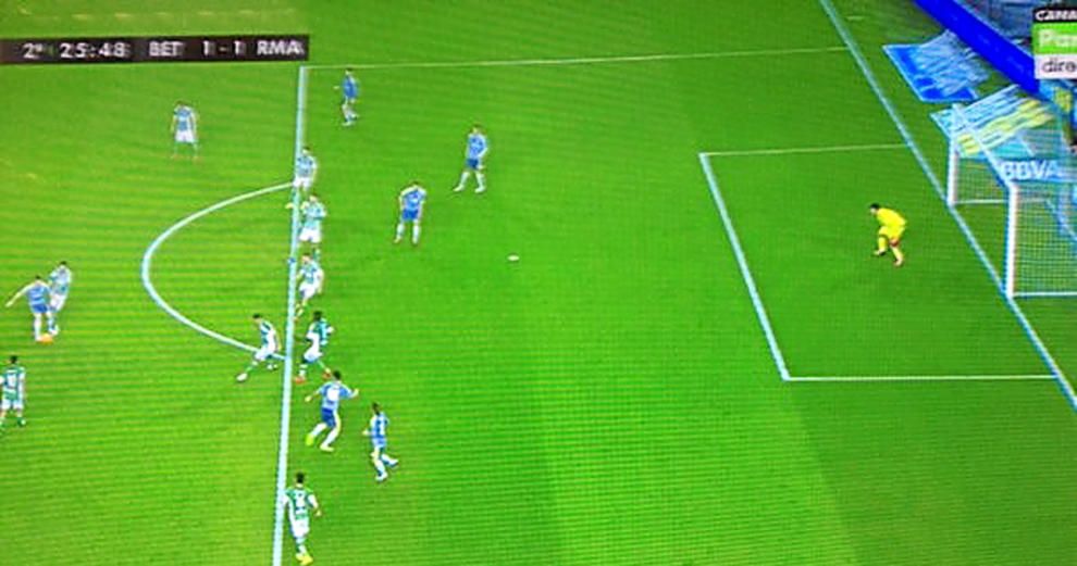 El gol de Benzema, en fuera de juego