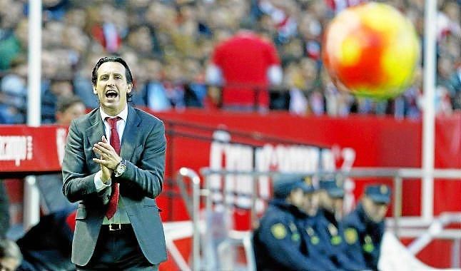 Emery: "Para jugar en el Camp Nou lo hacemos en La Cartuja"