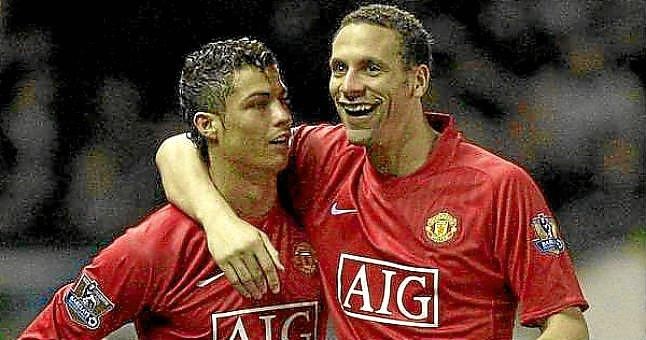 Ferdinand revela que los compañeros del United se burlaba de la ropa de Ronaldo