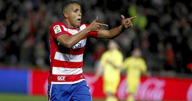 El Arabi, máximo goleador en la historia del Granada en Primera
