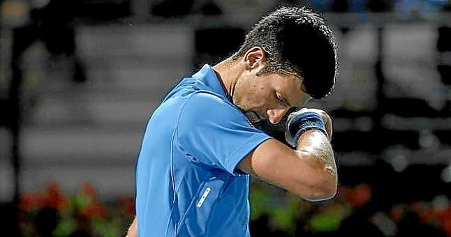 Djokovic espera volver a jugar el viernes tras sufrir una infección en un ojo