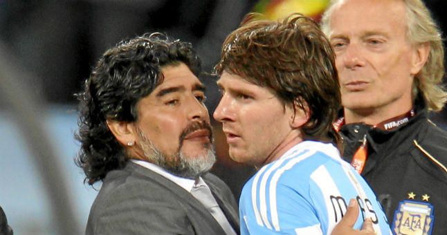 Maradona: "Me encantaría jugar con Messi, Neymar y Suárez"