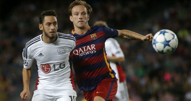 Rakitic dona un marcador electrónico para el estadio del Radnik