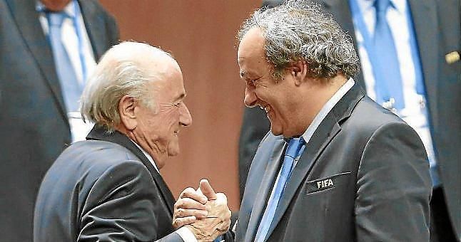 Confiscan documentos sobre la colaboración de Platini y Blatter