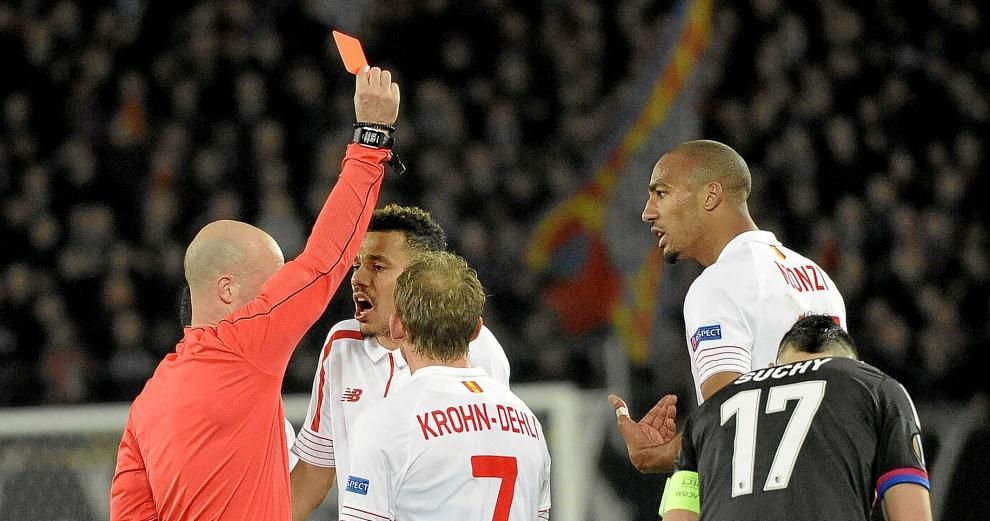 Malestar sevillista por las tarjetas a N'Zonzi