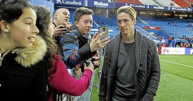 Simeone recupera a Torres contra el PSV