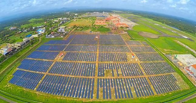 La India presenta el primer aeropuerto solar