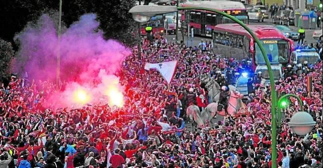 Pelea entre aficionados de Sevilla y Basilea en la Alameda