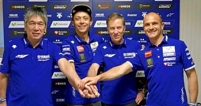 Valentino Rossi extiende dos años su contrato con Yamaha