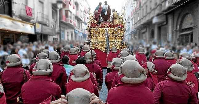 Los costaleros de Granada podrán medir sus pulsaciones y las calorías consumidas durante las procesiones