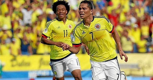 Bacca lidera el cómodo triunfo de Colombia sobre Ecuador