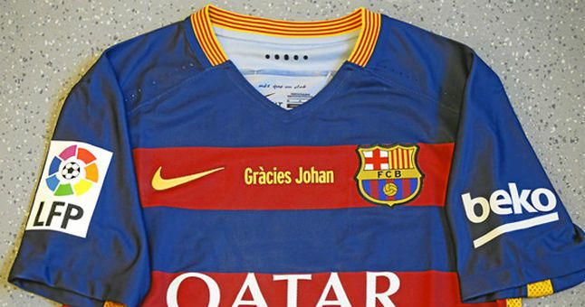 El Barça desvela la camiseta para el Clásico con el 'Gràcies Johan' en el pecho