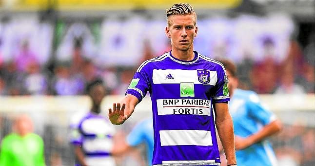 En acción para traer a Praet