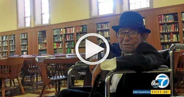 Un hombre de 96 años se gradúa en la universidad tras 70 años de carrera