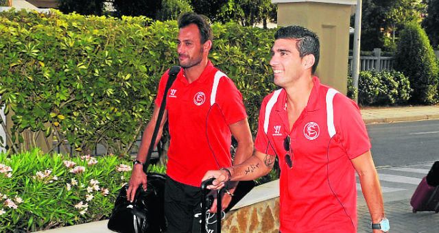 Beto y Reyes, en manos de Monchi