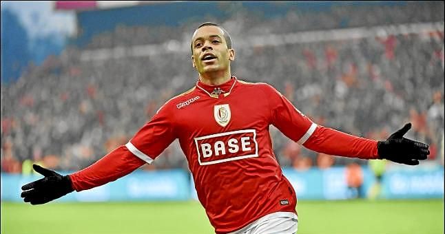 Dossevi, un extremo derecho que gusta al Sevilla