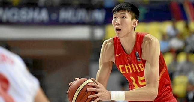 Zhou Qi, primer jugador chino en el draft en nueve años