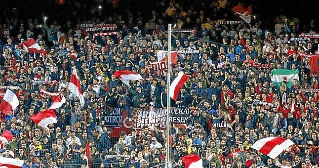 El Sevilla expedienta a varios abonados