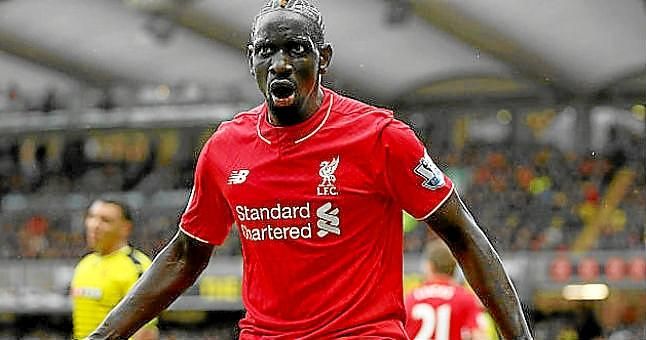 La UEFA sanciona por dopaje al jugador del Liverpool Mamadou Sakho