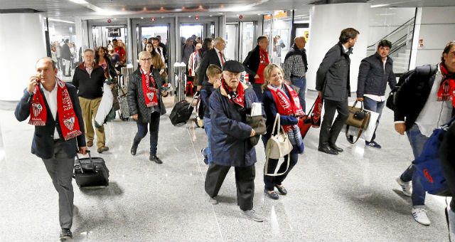 El aeropuerto de Sevilla atenderá cincuenta vuelos para la final de Basilea