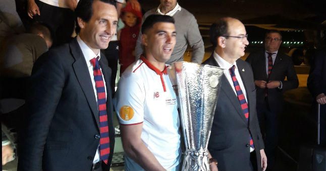 VÍDEO: El Pentacampeón de la Europa League ya está en Sevilla