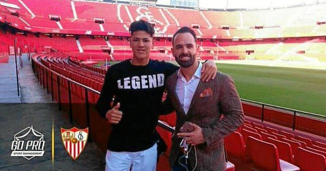 Jorge Carrascal, en la capital hispalense para firmar con el Sevilla