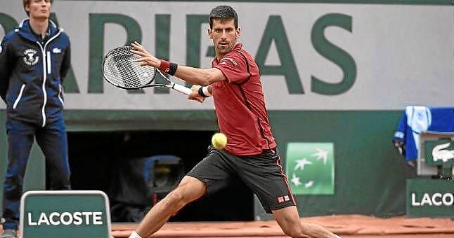 Djokovic se coloca en tercera ronda tras vencer Darcis