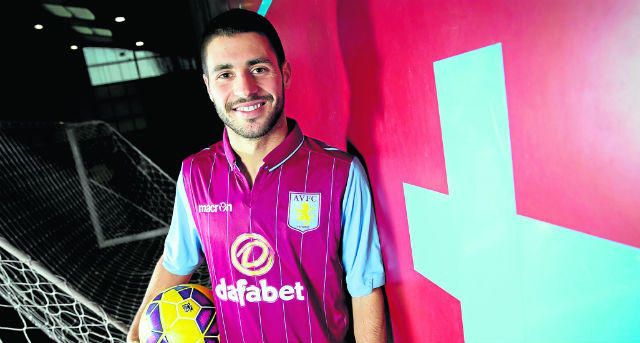 Carles Gil, opción que gusta más a Monchi que a Emery