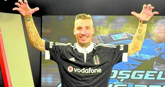 Betis o Málaga, posibles destinos de Alexis Ruano