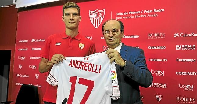Andreolli no seguirá en el Sevilla